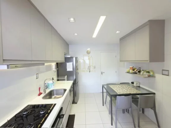 Imagem Amplo apartamento decorado com quatro quartos varanda a venda no cidade jardim