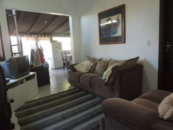 Imagem Casa Espaçosa de 4 Quartos com Pomar em Campo Duna, Garopaba-SC. Escritura Pública.