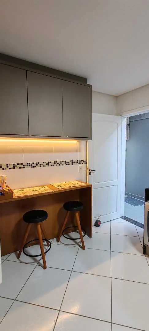 Imagem Sobrado mobiliado à venda em Cascavel, Coqueiral - 110.18m², suíte mais dois quartos, Churrasqueira, Portão eletrônico