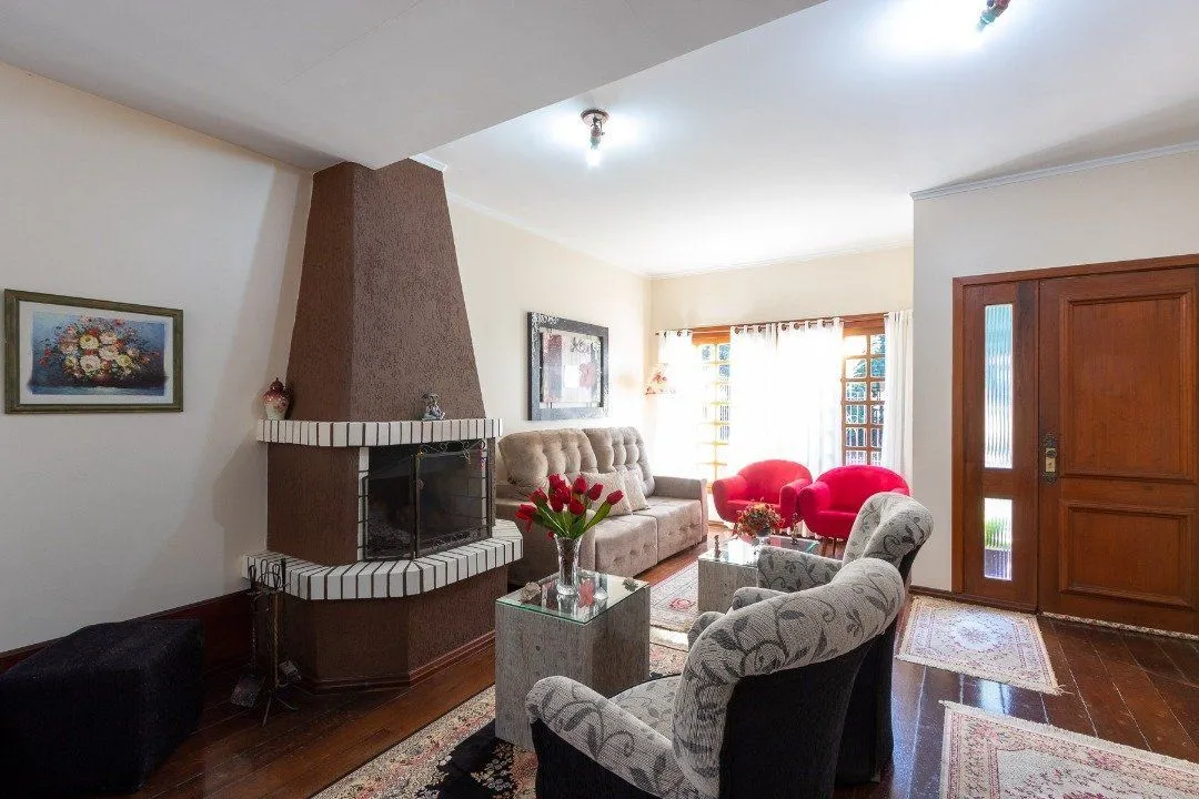Imagem Casa a venda com piscina, 4 quartos, sendo 1 suite, 3 vagas