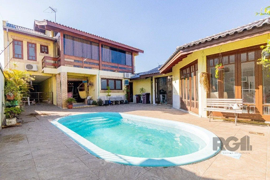 Imagem Casa de 4 dormitórios 304m² no bairro Jardim Lindóia