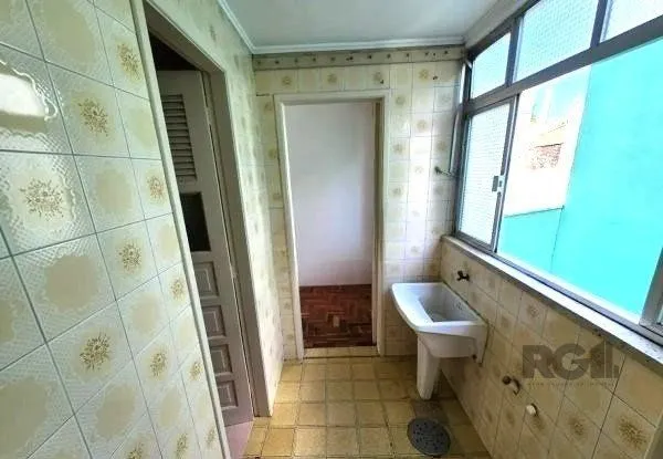 Imagem Apartamento no Passo D'areia de 2 dormitórios e vaga desocupado