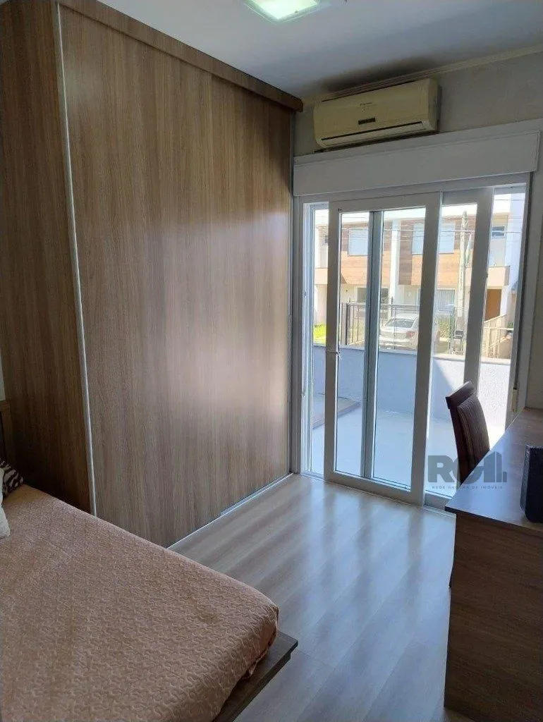 Imagem Casa de 3 dormitórios no bairro Mário Quintana