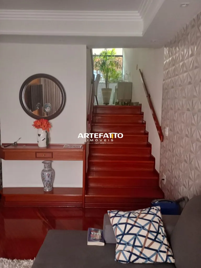 Imagem Sobrado à venda em Franca, Jardim Integração, com 3 quartos, 230m2