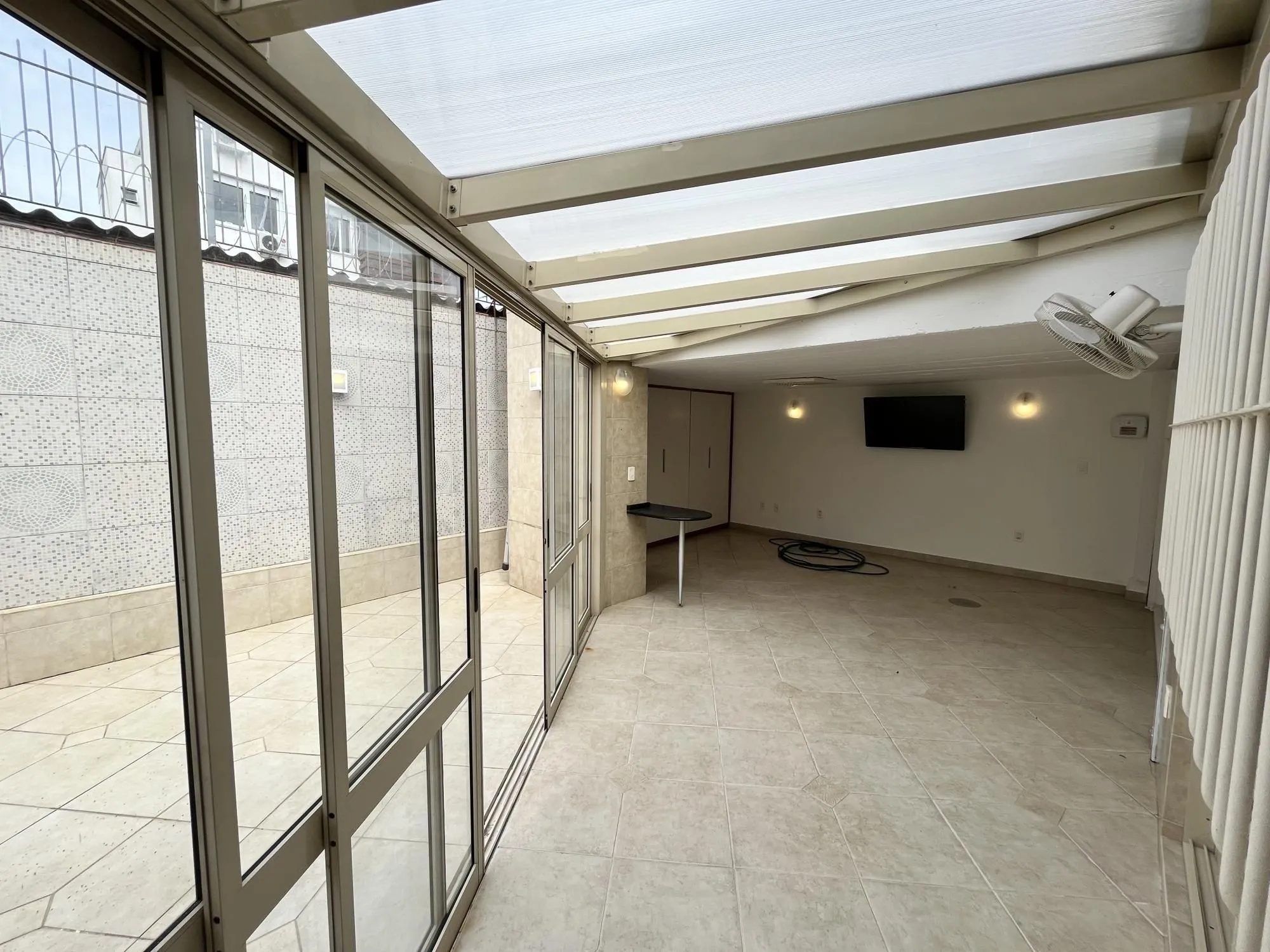 Imagem Casa para Venda - 160m², 3 dormitórios, sendo 1 suites, Jardim Botânico