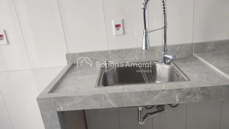 Imagem Descrição do Imóvel:
Área de Construção: 198 m²
Terreno: 306 m²
Dormitórios: 3 suítes
Sala...