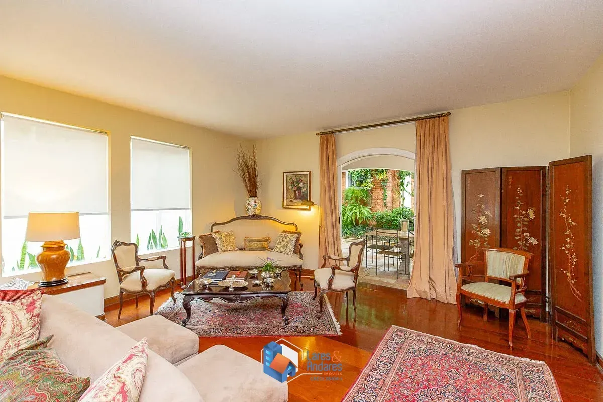 Imagem Casa para venda em Jardim Leonor com 4 quartos, sendo 2 suítes, 600m²