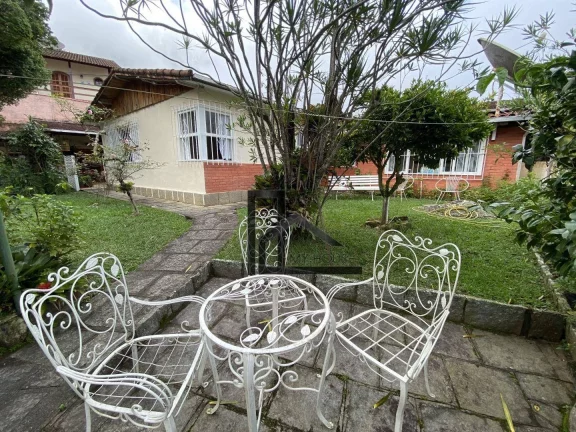 Imagem Casa linear com 4 quartos, quintal, horta e área gourmet - à venda, 183 m² - Araras - Teresópolis/RJ