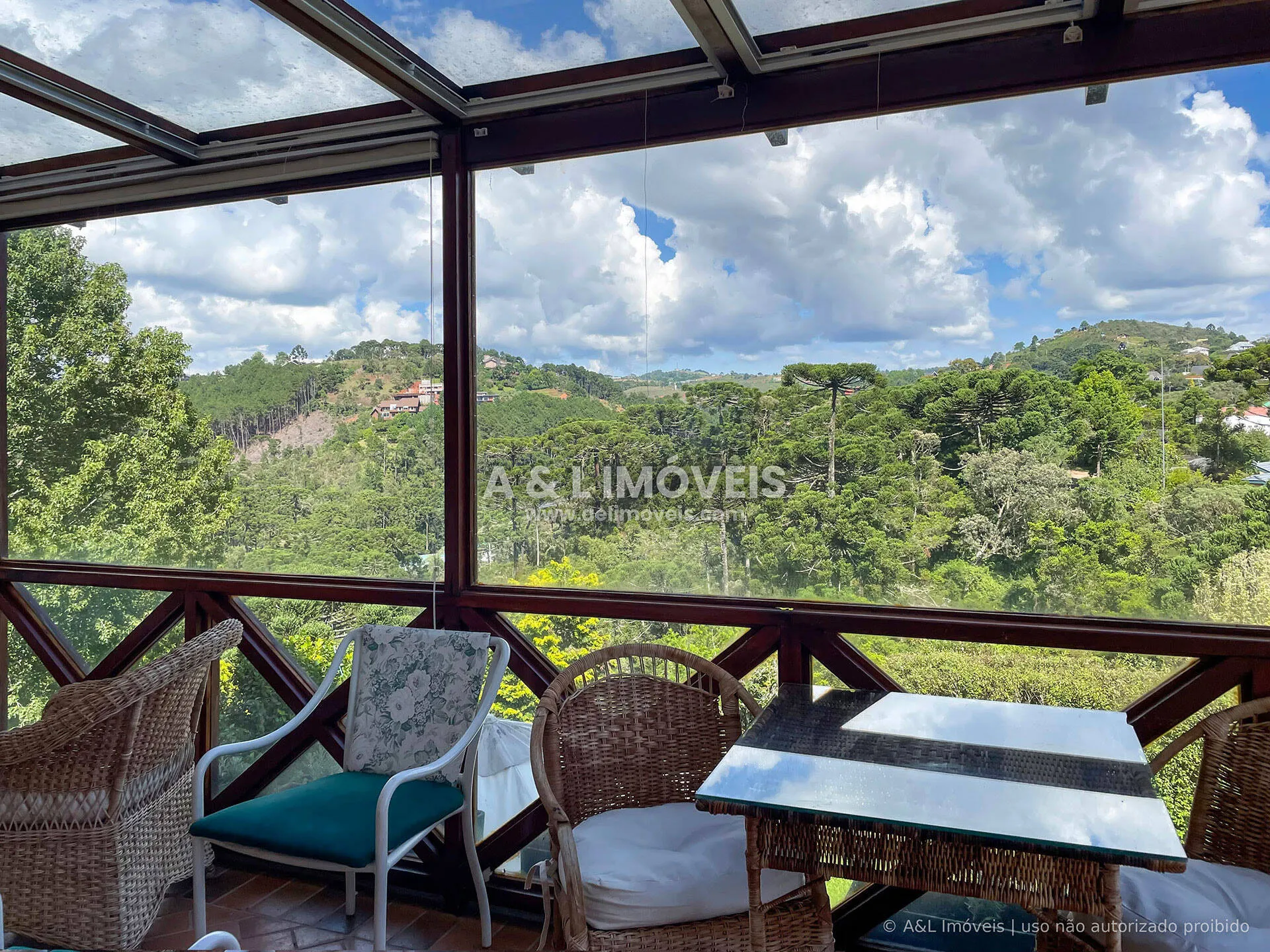 Imagem Casa Condomínio Campos do Jordão | 977 m² | 5 Suítes | Lazer Completo
