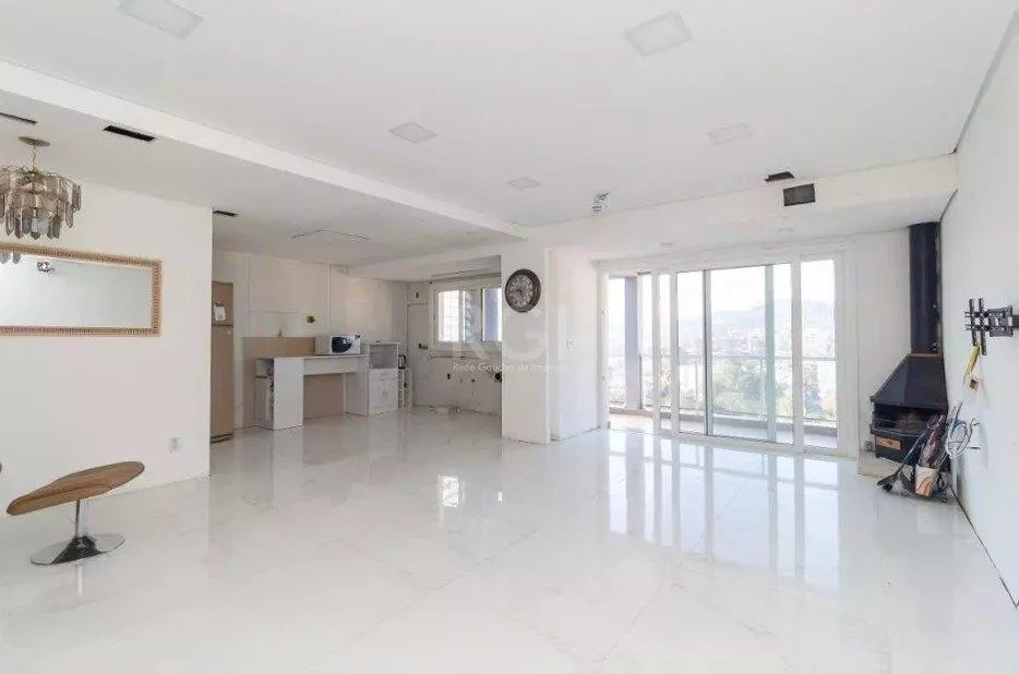 Imagem Casa para Venda - 377m², 4 dormitórios, sendo 2 suítes, 3 vagas - Teresópolis