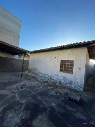 Imagem VENDO CASA EM CONDOMINIO