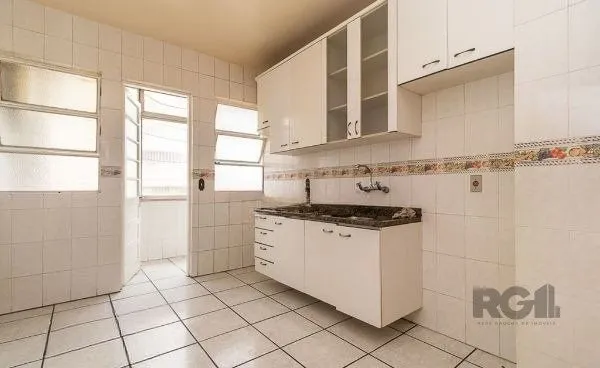 Imagem Apartamento no bairro Floresta de 2 dormitórios dependência e vaga DESOCUPADO