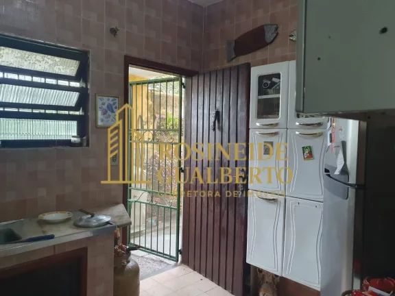 Imagem Casa à Venda na Praia das Palmeiras – Conforto, Praticidade bem localizada.