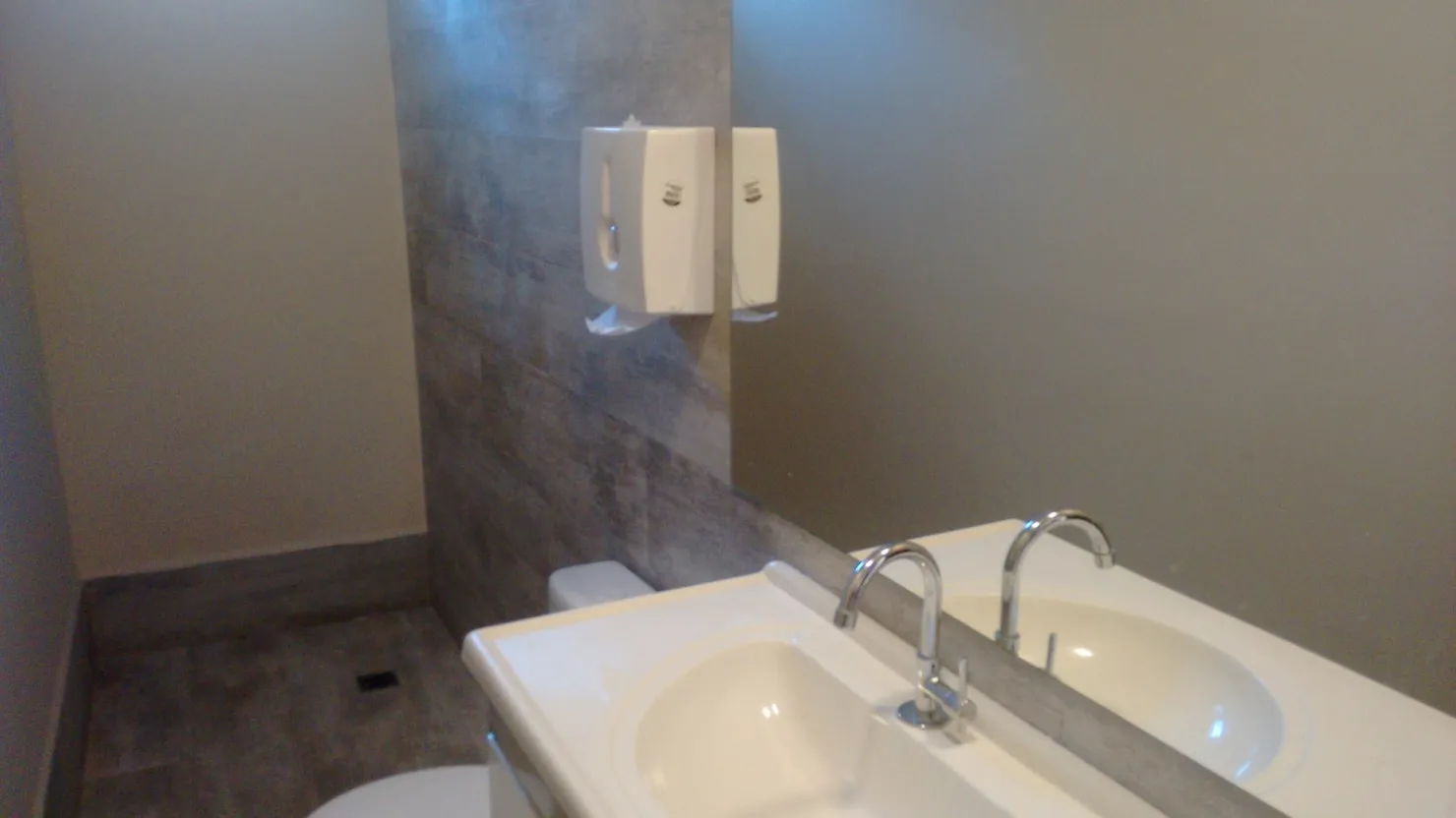 Foto do imóvel Comercial para Locação 1 Suite, 40M², Centro, Pindamonhangaba - SP | SALA COMERCIAL