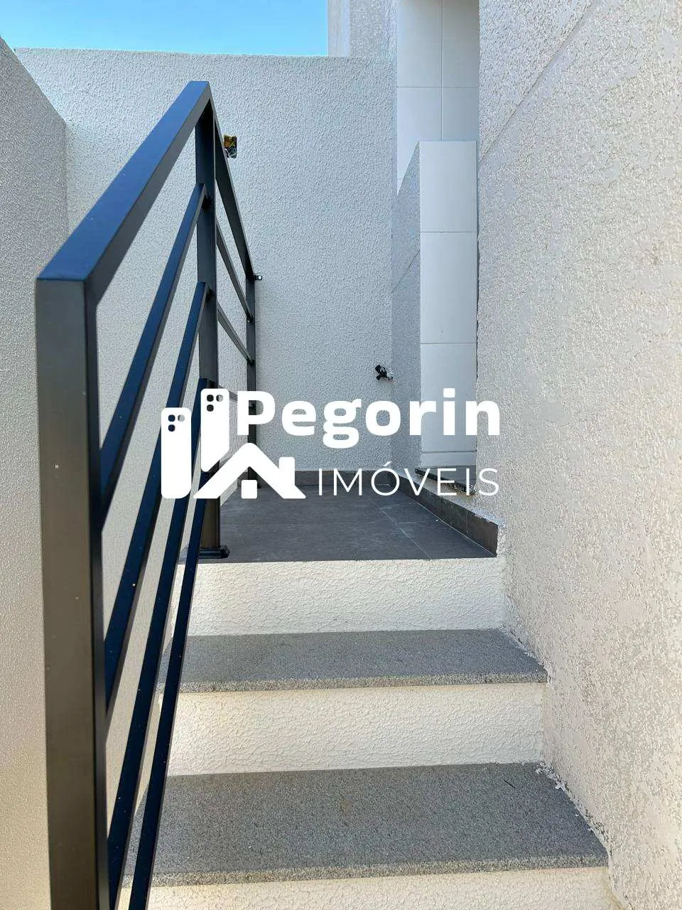 Imagem Sobrado à venda Bairro Alto Curitiba, com 3 quartos, sendo uma suíte, 127,00m²