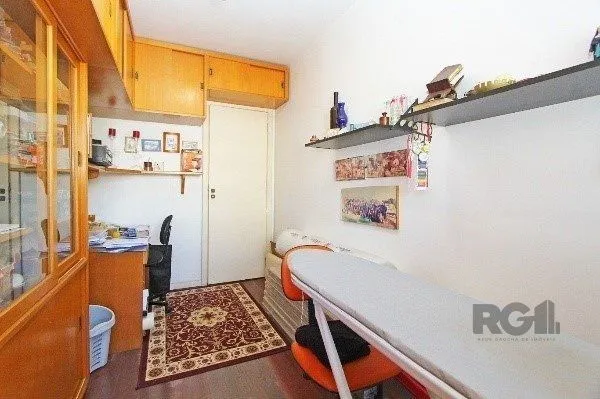 Imagem Vende-se bela cobertura 3 quartos com suíte, 2 vagas, dependencia completa em prédio com elevador - 220m² - Floresta