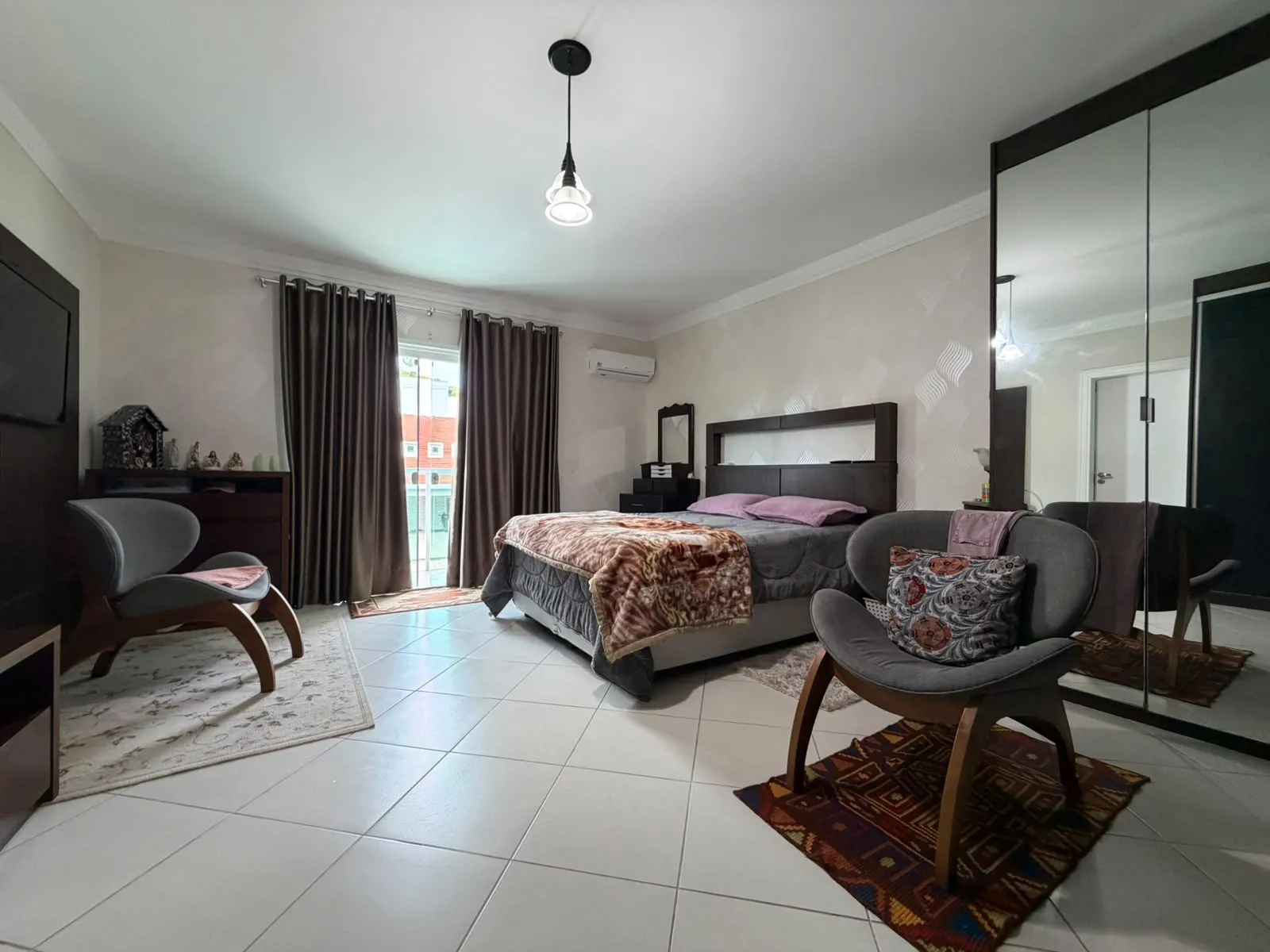 Imagem Casa à venda com 200m2 por R$ 2.800.000,00
