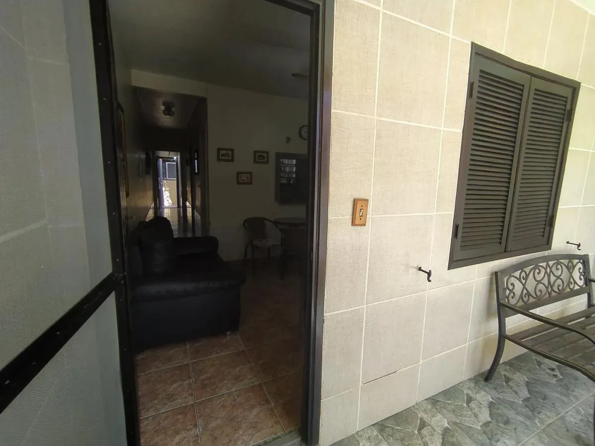 Imagem Casa em Condomínio para Venda em Cabo Frio / RJ no bairro Peró