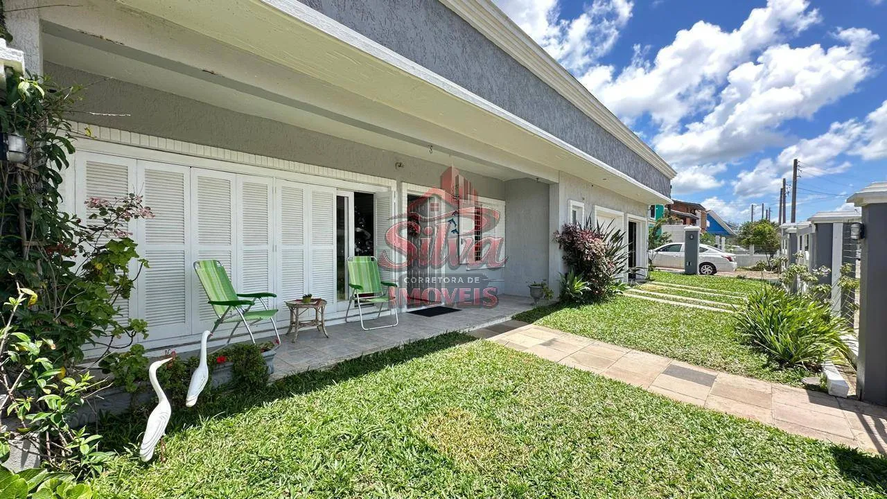 Imagem C33| Casa com piscina próxima do mar à venda em Imbé RS