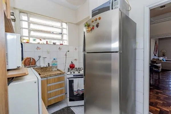 Imagem Vende-se apartamento com 2 quartos, sacada e 1 vaga - 113 m² - Moinhos de Vento