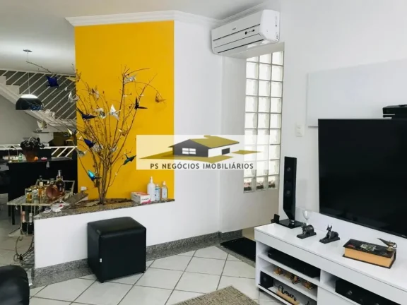 Imagem Sobrado Triplex no Cambuci a venda