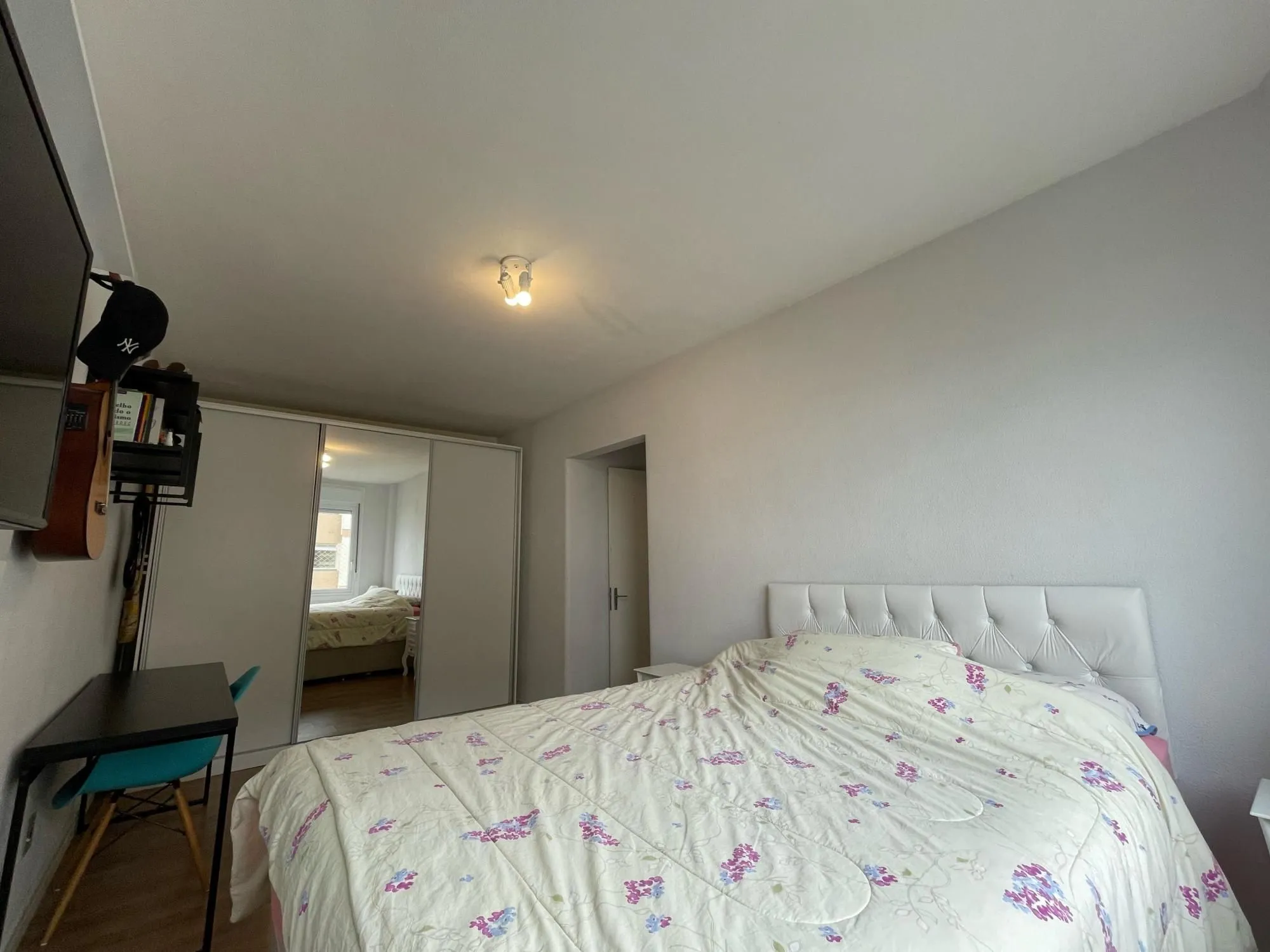 Imagem Apartamento com linda vista definida para o Rio Guaíba ? amplo, arejado e com sol da tarde!
