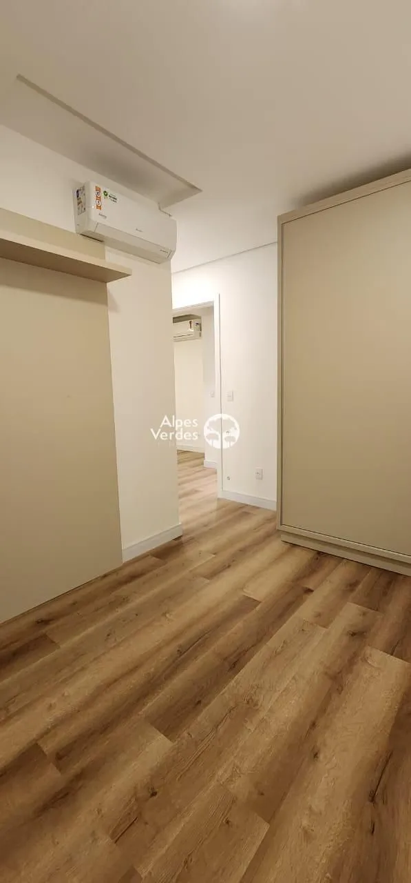 Imagem Vende-se apartamento semi-mobiliado em Gramado a 10 minutos da Rua Coberta