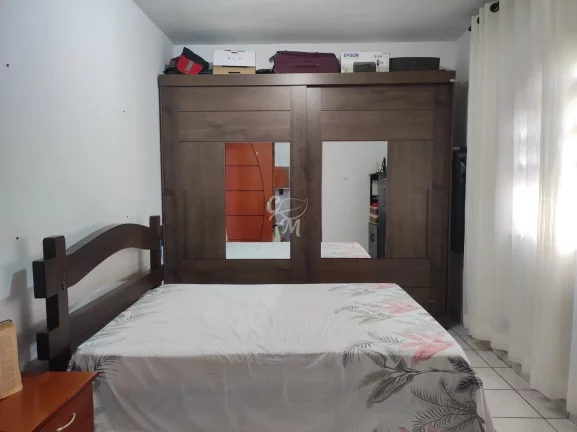 Imagem Excelente Casa Térrea com Área Gramada!