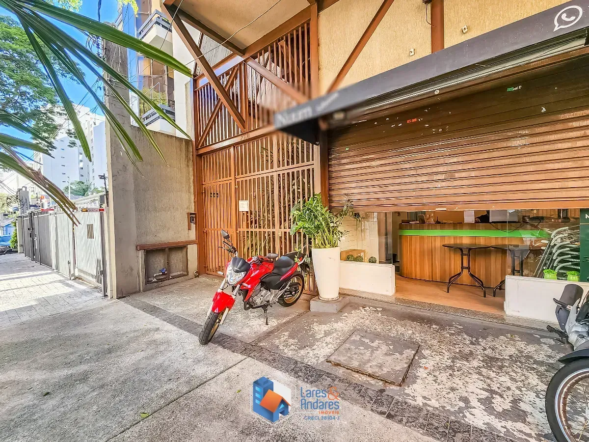 Imagem Conjunto comercial para venda em Vila Uberabinha, 675m²