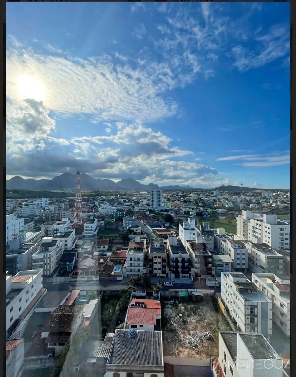 Imagem Exuberante apartamento de 3 quartos, elegantemente mobiliado, oferecendo conforto e sofisticação