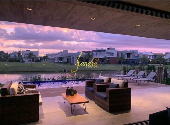 Imagem Sobrado condominio fechado, com 04 suites mobiliado