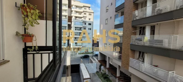 Imagem Ótimo apartamento com 3 quartos, sendo 1 suíte, localizado no bairro Costa e Silva, próximo a Pan...