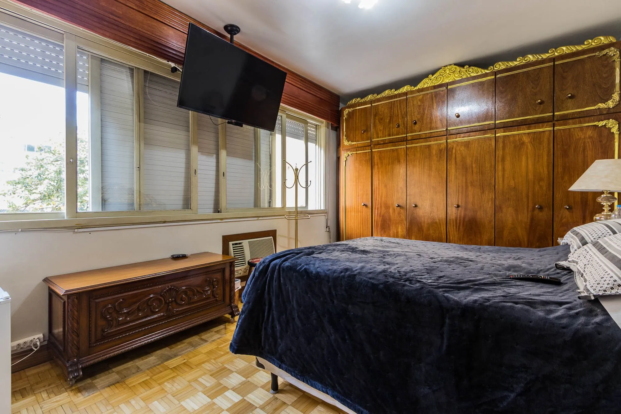 Imagem Apartamento de 3 dormitórios e 133m² à venda em Centro Histórico, Porto Alegre.