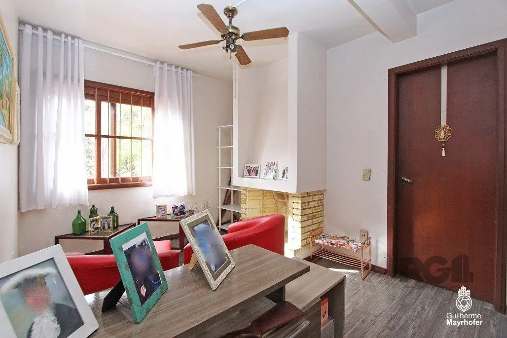 Imagem Casa de 250m² Para comprar no Bairro Mont Serrat Por R$1.120.000,00