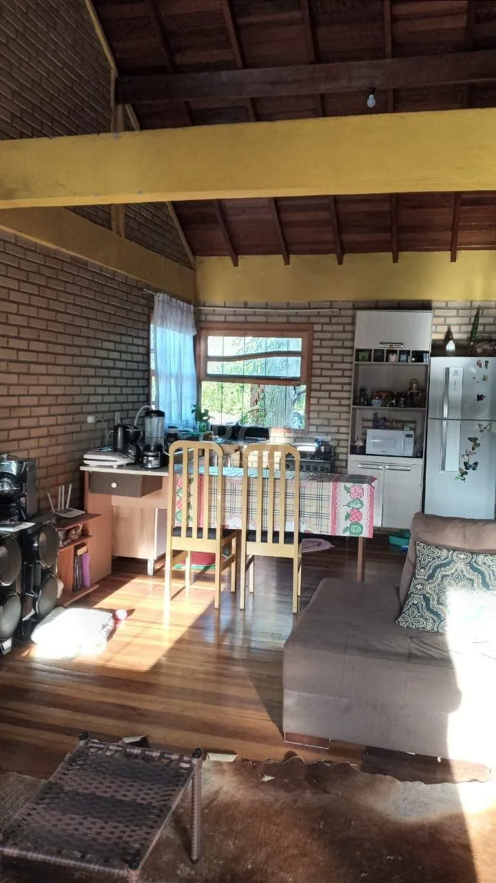 Imagem Casa com 3 dormitórios no bairro Olaria em Canoas