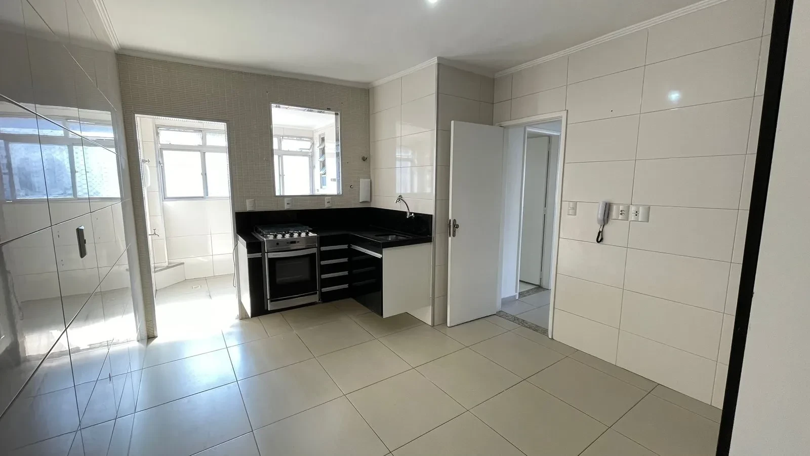 Imagem Apartamento com 2 Quartos à Venda, 93 metros em Marapé - Santos