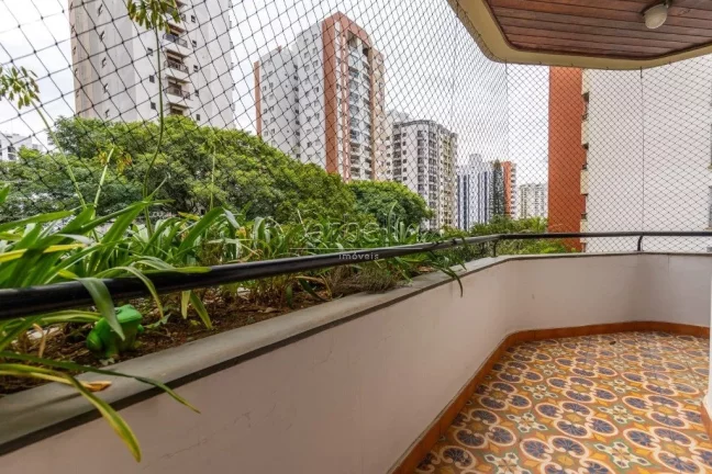 Imagem Apartamento com 147m², 3 dormitórios sendo 1 suíte, 4 banheiros, 1 lavabo, living, salas de estar...