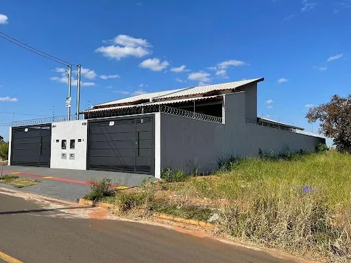 Imagem Casa à Venda no Nova Lima | 3 Quartos, Suíte, Varanda e Quintal