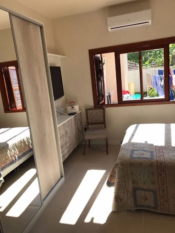 Imagem Casa para Venda - 160m², 3 dormitórios, sendo 1 suites, 3 vagas - Tristeza