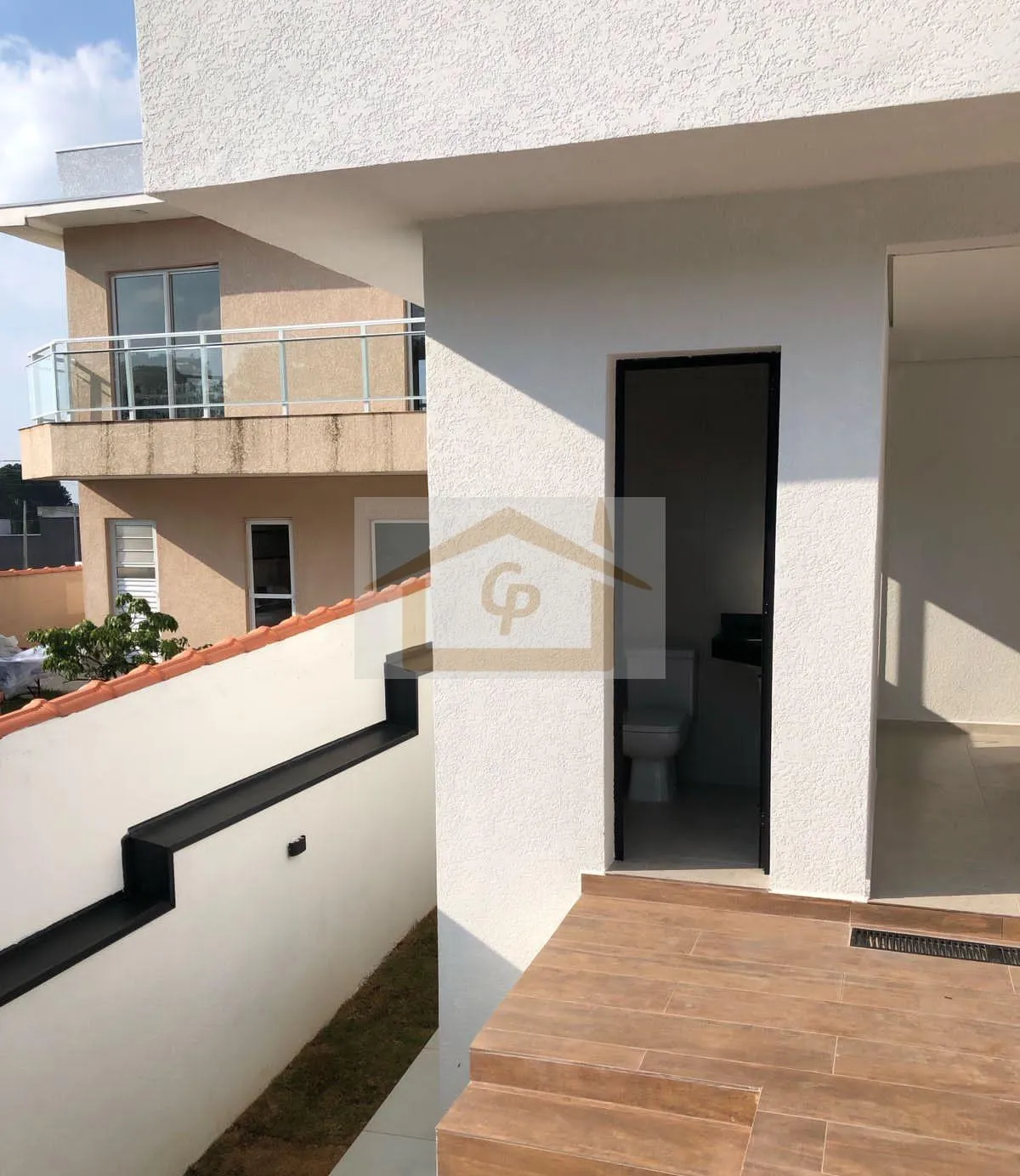 Imagem Casa Moderna com Piscina no Condomínio Lago dos Pássaros- Cotia/SP
