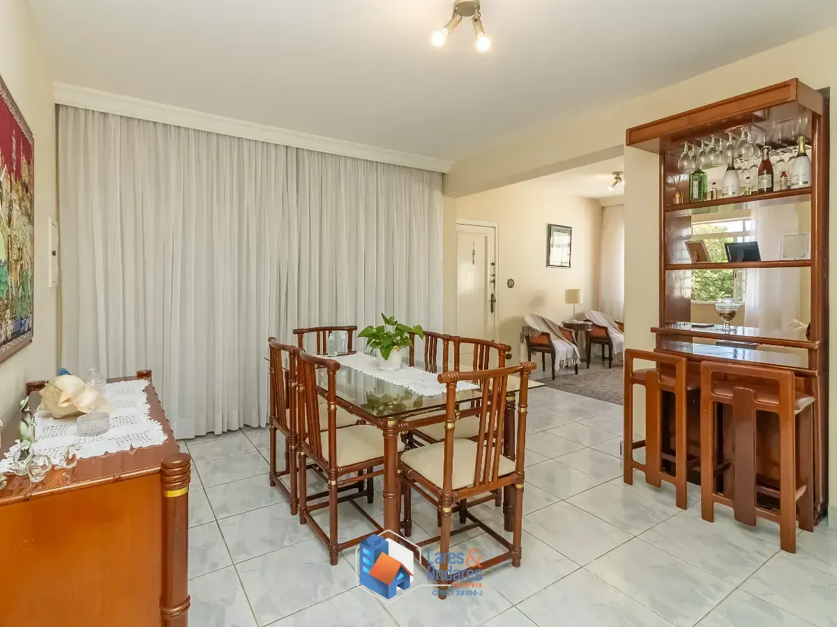 Imagem Sobrado para venda em Vila Paiva com 4 quartos, sendo 3 suítes, 210m²