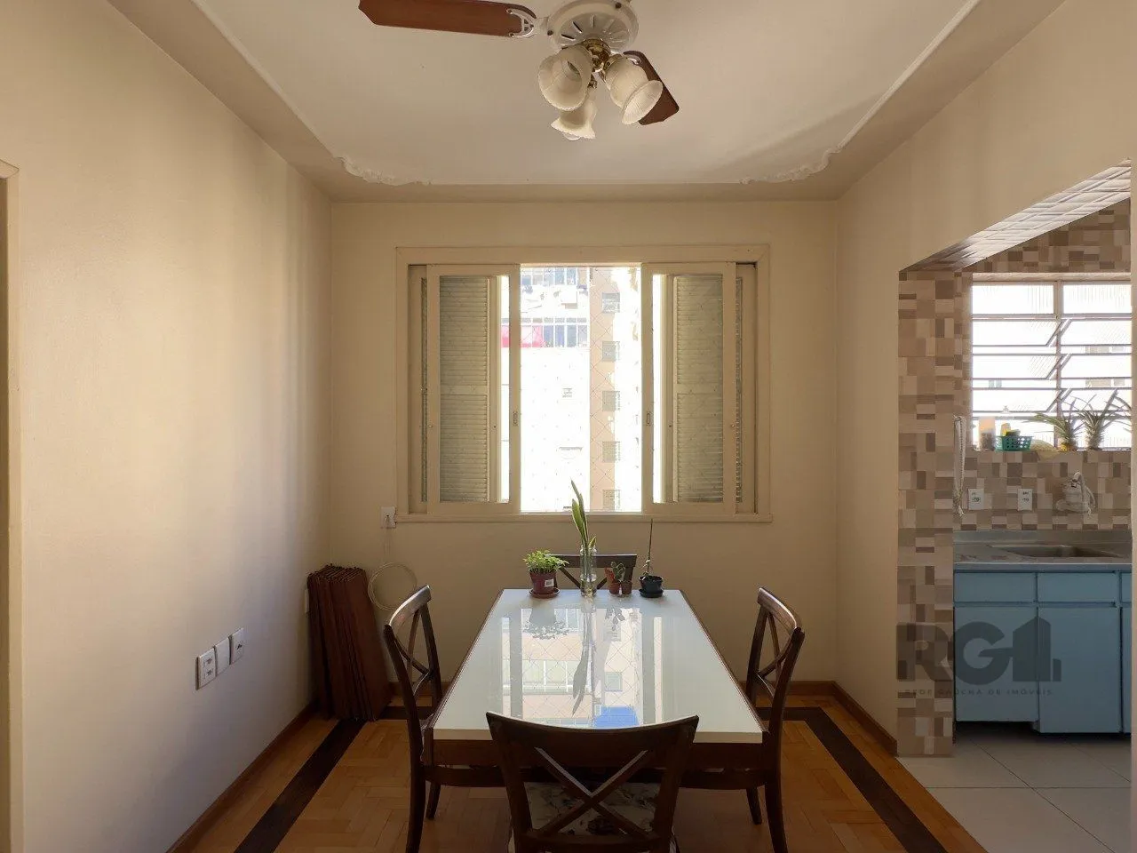 Imagem APARTAMENTO 3 DORMITÓRIOS, DE FRENTE E REFORMADO, NO CENTRO HISTÓRICO