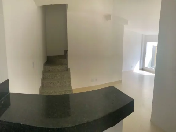 Imagem Belíssima casa duplex composta de 3 quartos sendo uma suíte área gourmet com churrasqueira bairro Ipiranga Guarapari