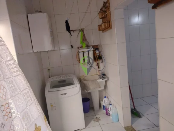 Imagem Casa com 3 quartos, sendo 1 suíte, à venda no Marapé, em Santos - SP