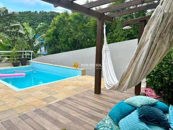 Imagem Casa com piscina 5 quartos à venda Praia Bombinhas SC