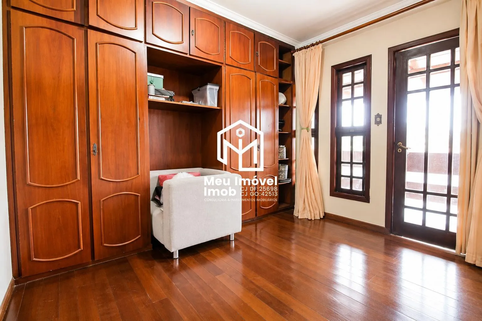 Imagem Casa 5 Quartos 5 Suítes 4 Vagas 500m² Lago Norte/DF