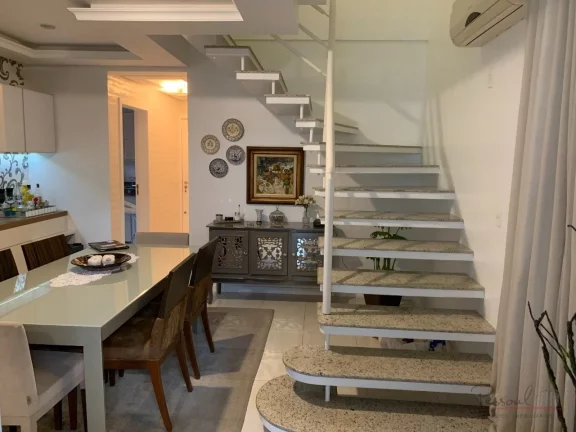 Imagem Apartamento com 4 quartos sendo 2 suites, 2 vagas a poucos passos dos Colégios Catarinense e Menino...