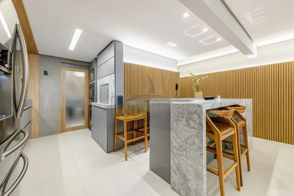 Imagem **Apartamento de 3 Quartos com 2 Suítes e 2 Vagas de Garagem na Tristeza, Porto Alegre, RS**