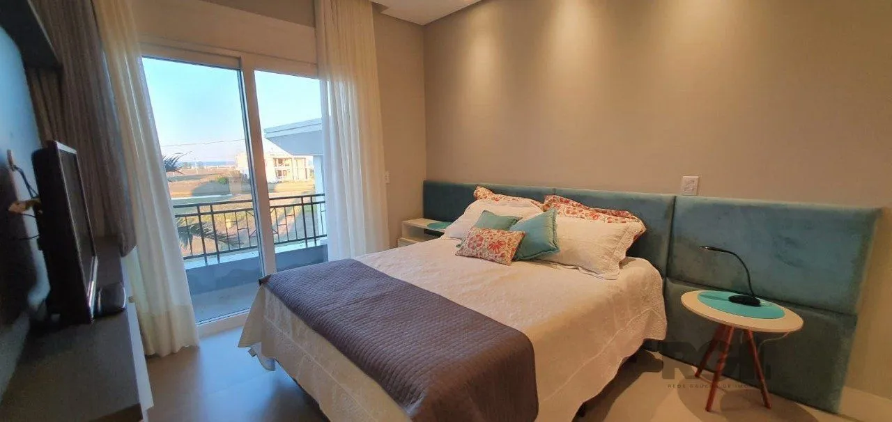 Imagem Casa em condomínio fechado de luxo a beira-mar, no centro de Capão da Canoa/RS.
