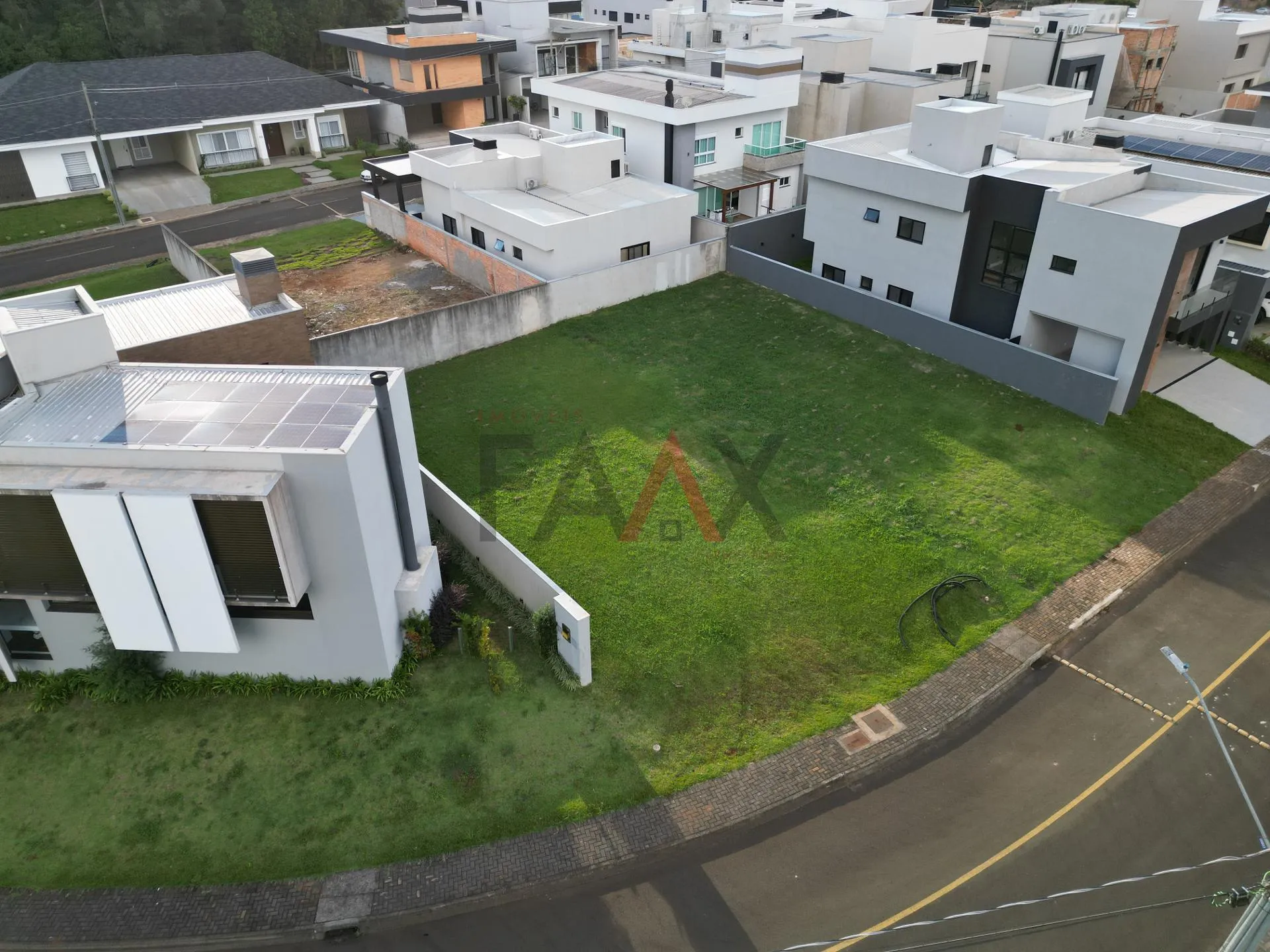 Imagem Terreno à venda no Villaggio Firenze com 300m em Guarapuava PR